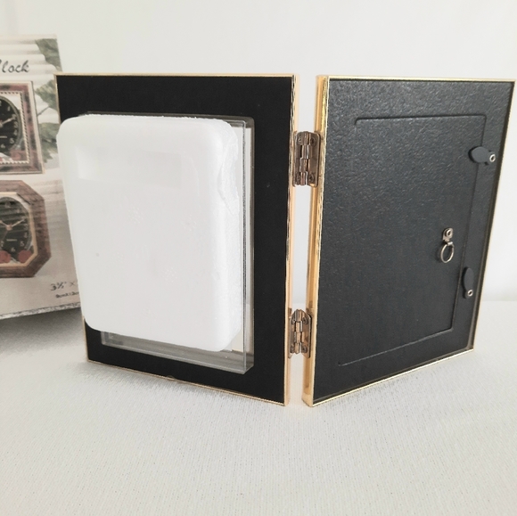 Photo frame with clock each frame 3 1/2x 5" new Color Gold - Picture 4 of 5